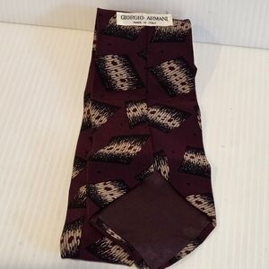 Vintage EUC Giorgio Armani Silk Tie Mens Abstract Burgundy Necktie Made In Italy